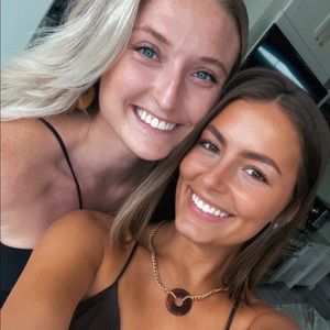 Meet your Posher, Allayla